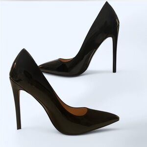 *sold*Black Stiletto Heels